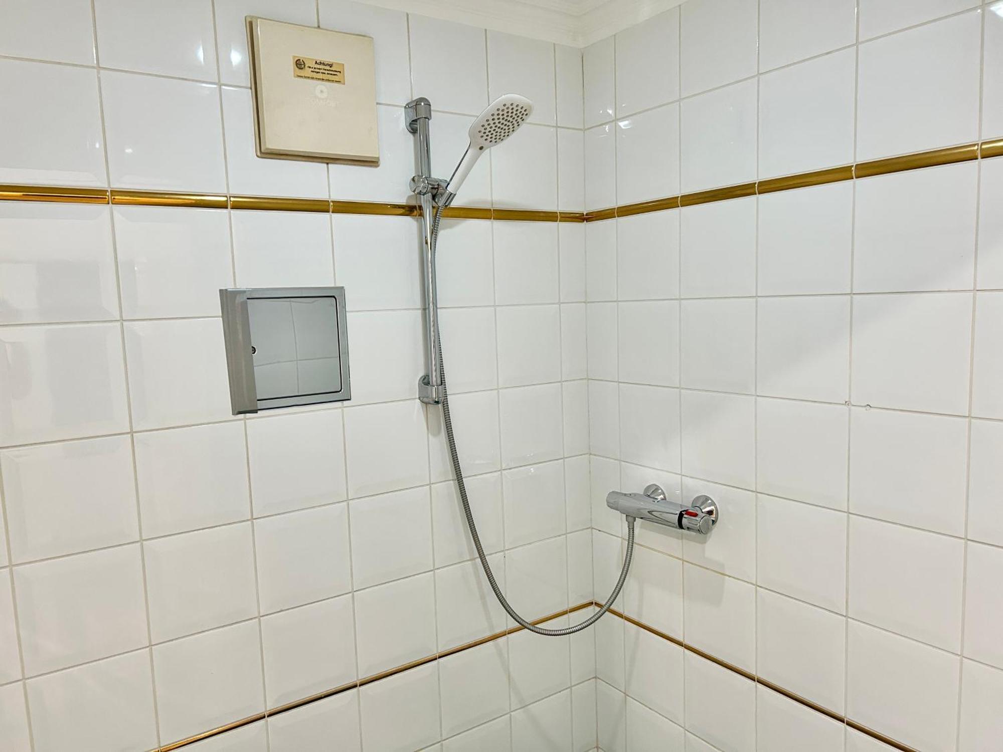 Stylish Schonbrunn Apartments - Free Underground Parking Wien Ngoại thất bức ảnh