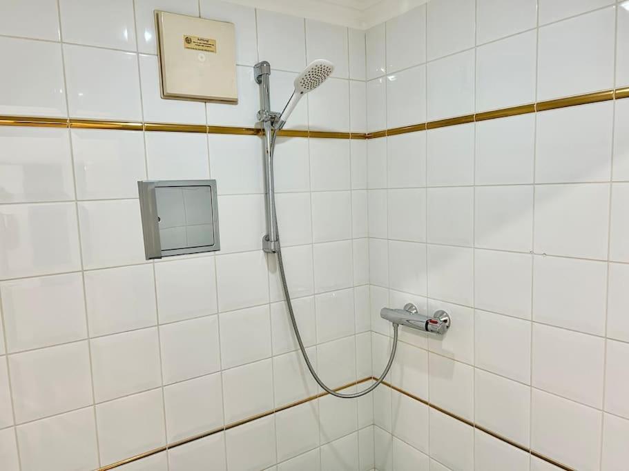 Stylish Schonbrunn Apartments - Free Underground Parking Wien Ngoại thất bức ảnh